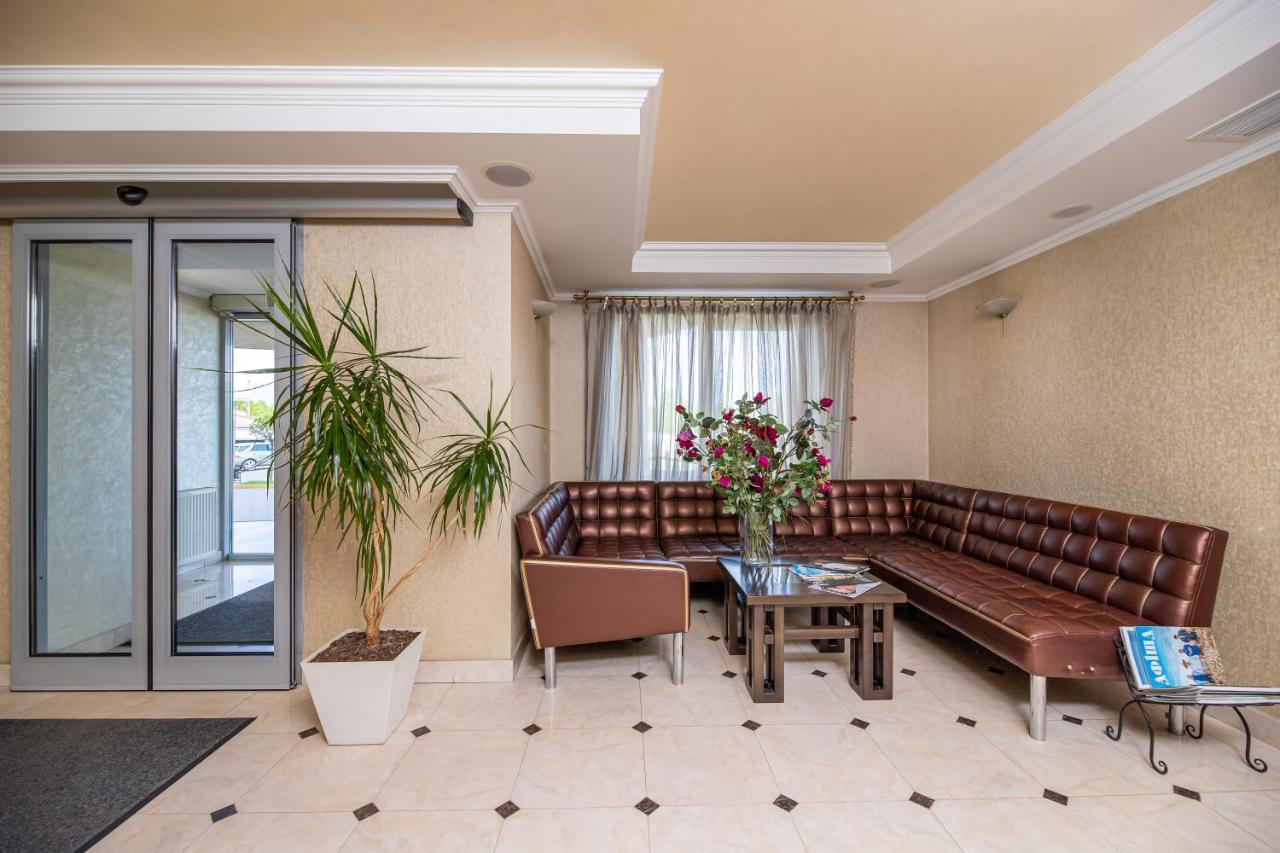 Sonata Hotel & Restaurant "Готель Соната" Lviv Ngoại thất bức ảnh