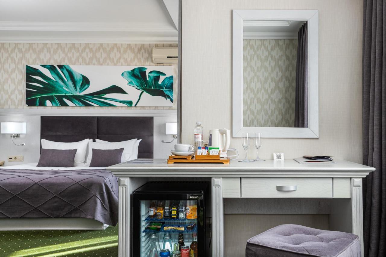 Sonata Hotel & Restaurant "Готель Соната" Lviv Ngoại thất bức ảnh