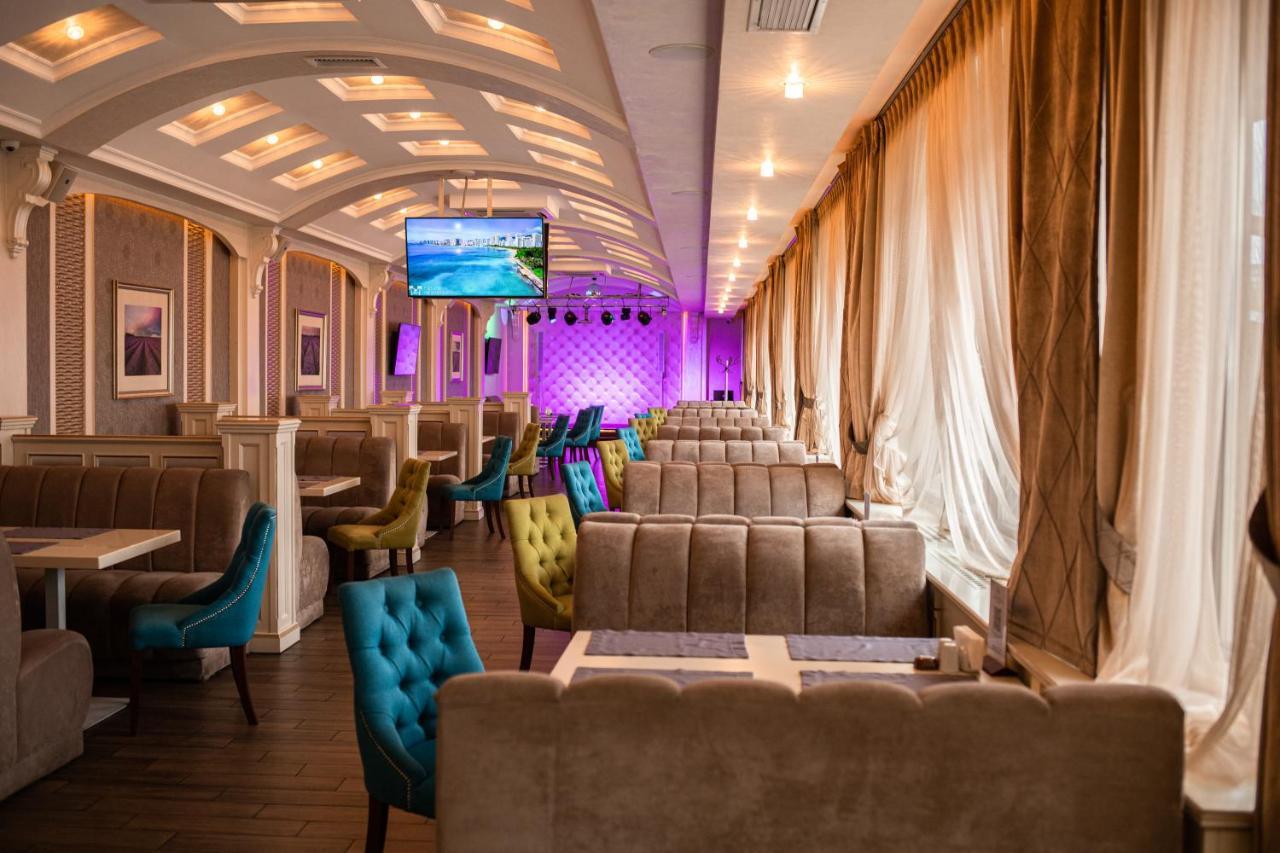 Sonata Hotel & Restaurant "Готель Соната" Lviv Ngoại thất bức ảnh