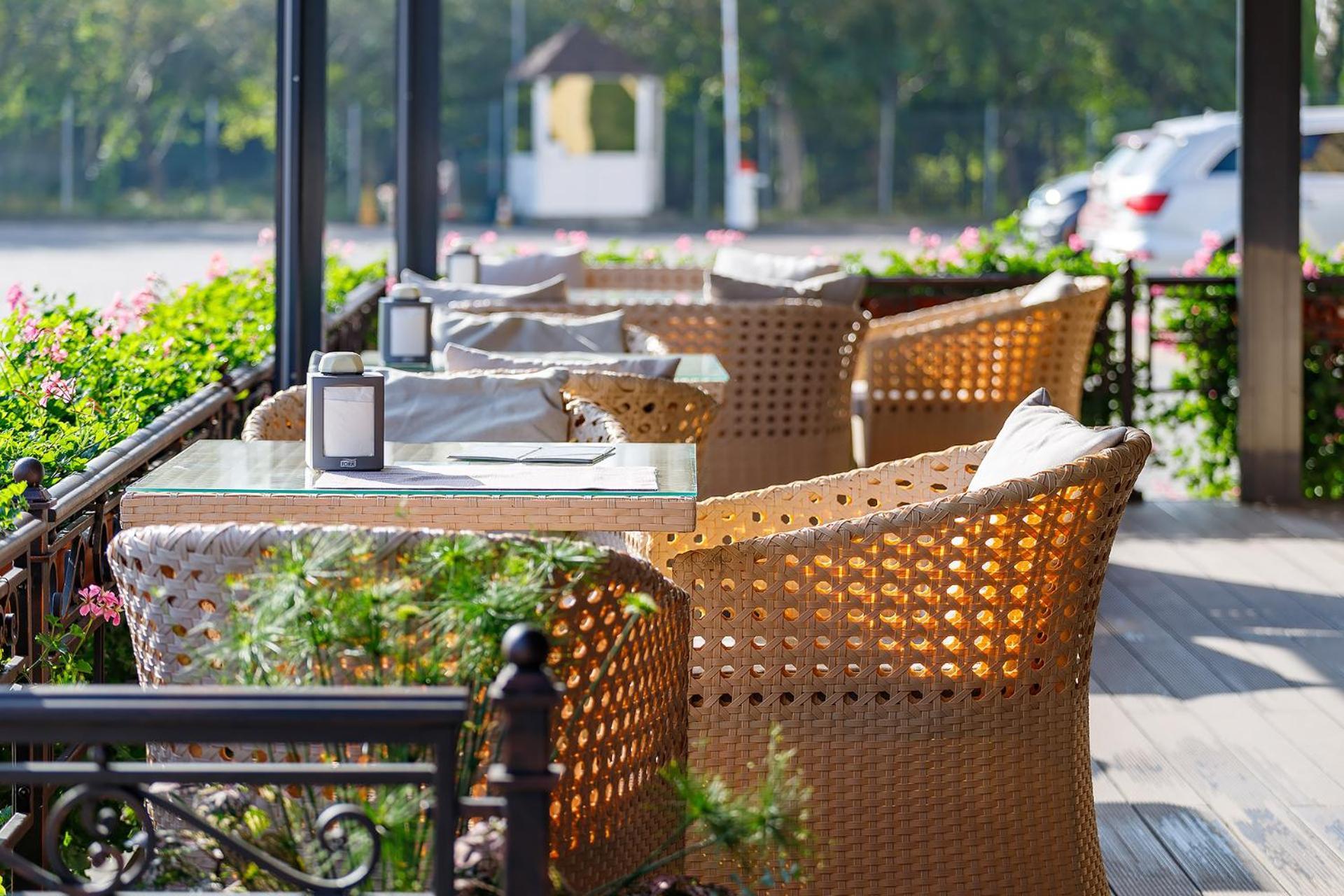 Sonata Hotel & Restaurant "Готель Соната" Lviv Ngoại thất bức ảnh