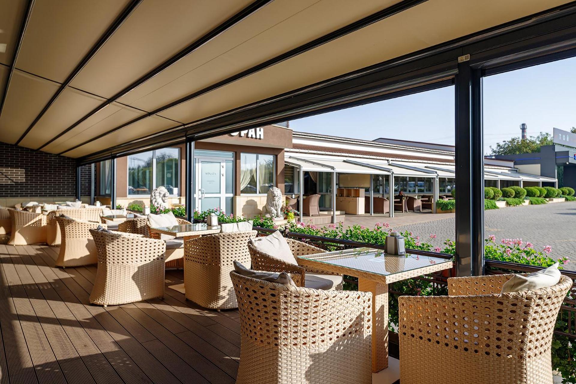 Sonata Hotel & Restaurant "Готель Соната" Lviv Ngoại thất bức ảnh