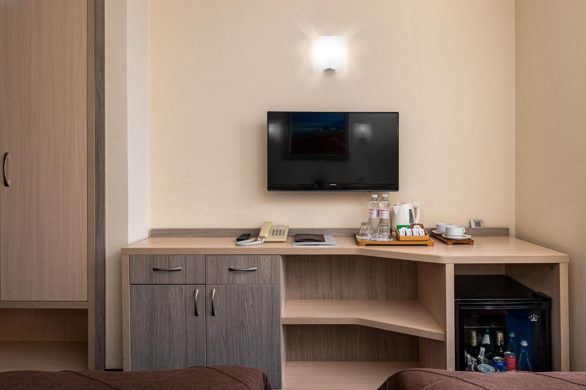 Sonata Hotel & Restaurant "Готель Соната" Lviv Phòng bức ảnh