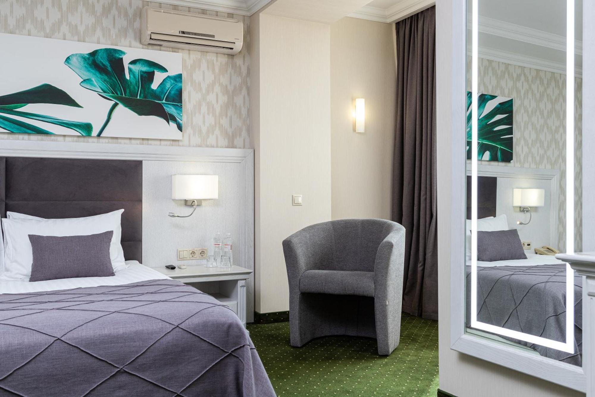 Sonata Hotel & Restaurant "Готель Соната" Lviv Phòng bức ảnh